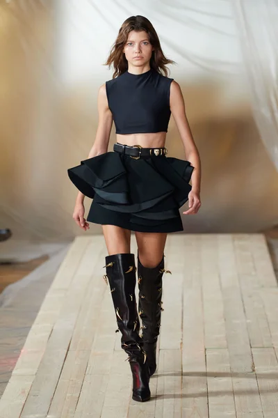 Look 28